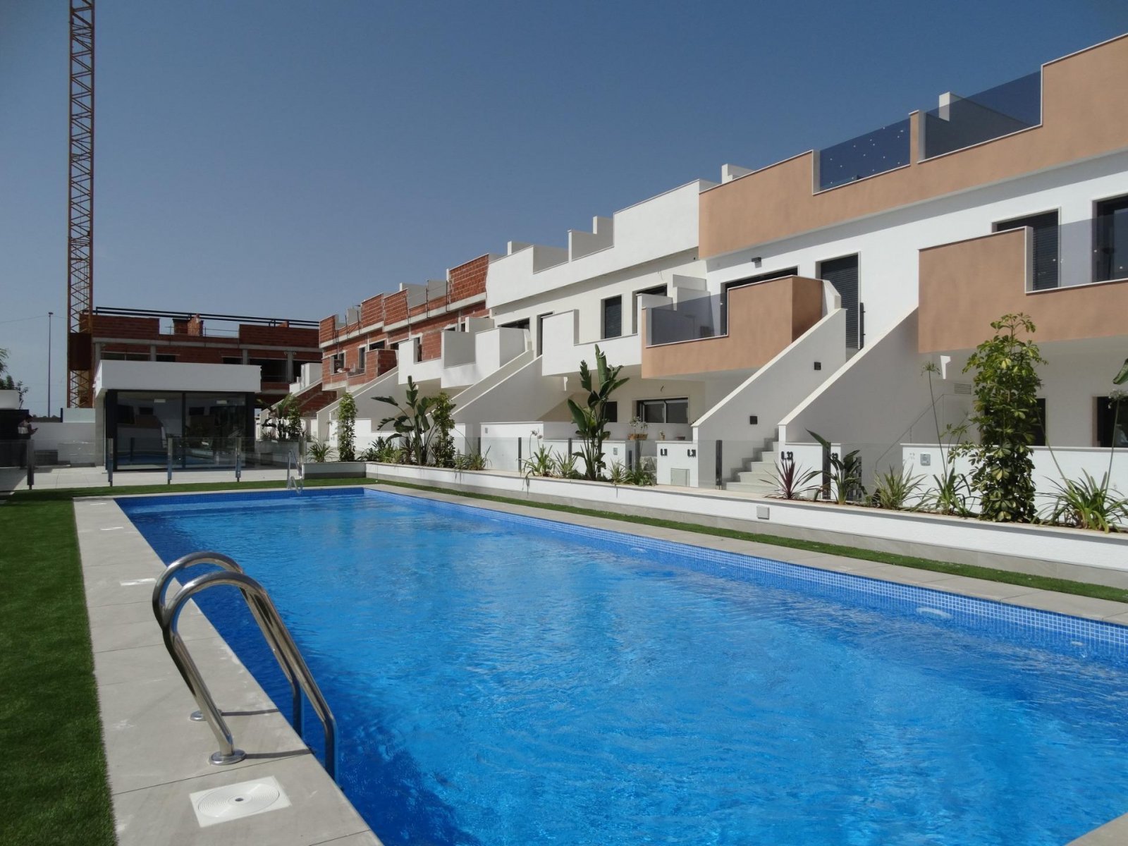 Pilar De La Horadada: 
												Neubau-Bungalows mit Solarium oder Garten in Pilar de la Horadada

Moderne Wohnanlage an der Costa Blanca Süd
In der charmanten Gemeinde  