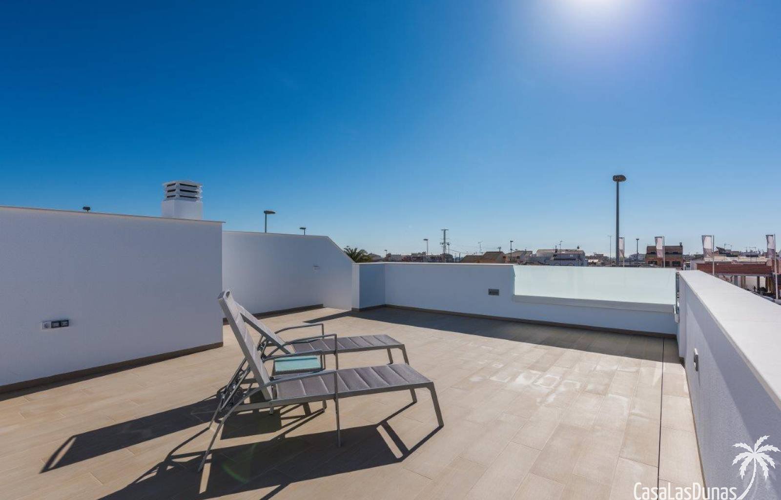 Dieses moderne und erfolgreiche Projekt wird bereits phasenweise auf verschiedenen Grundstücken in der Stadt Pilar de la Horadada, sechs Kilometer vo