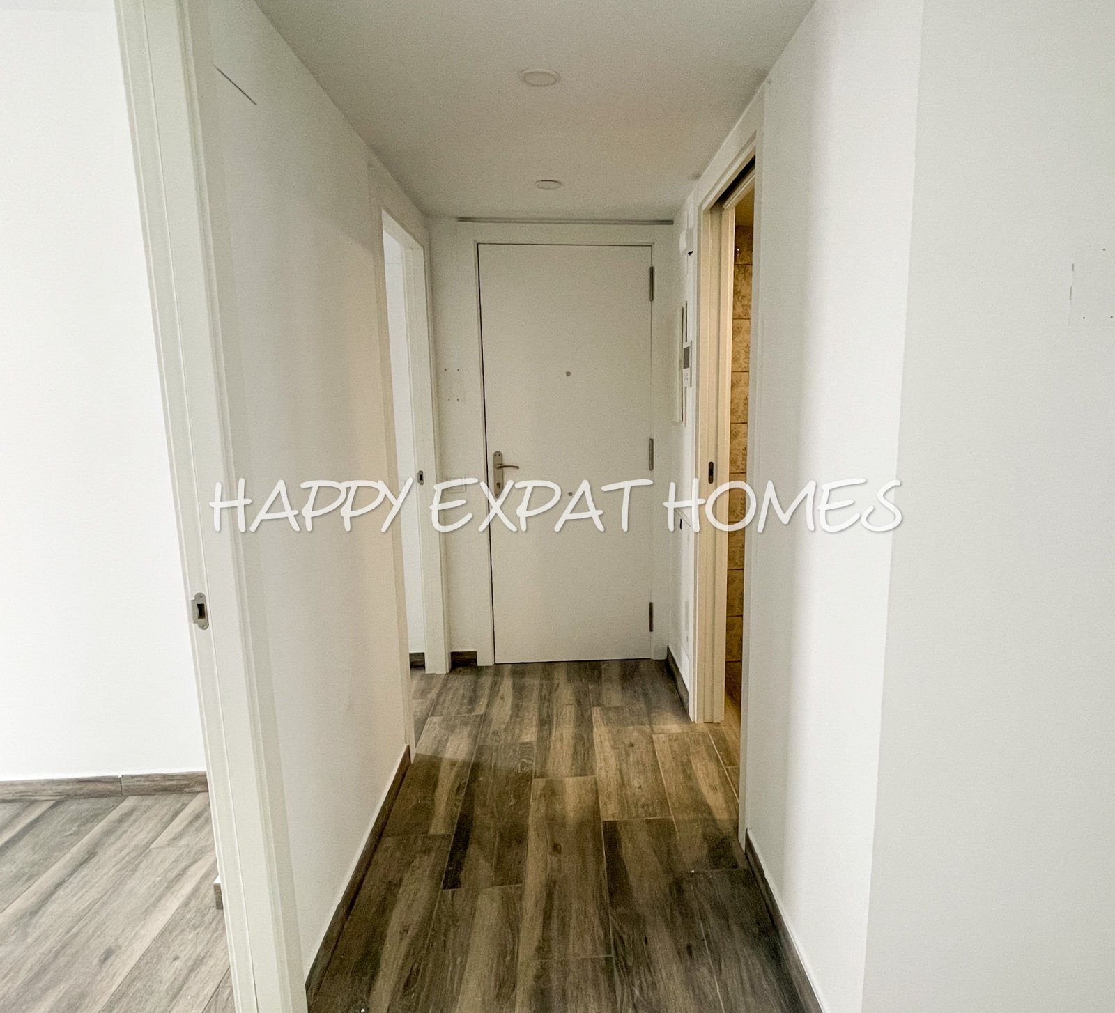 Verfügbar für langfristig, 3-Zimmer-Wohnung im Zentrum von Vilanova i la Geltrú, neu gebaut.
Wir haben die ideale Option, die Sie suchen, mit einem En