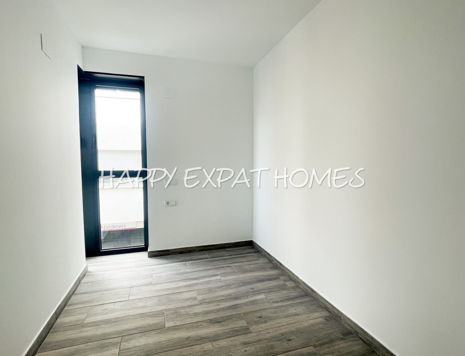 Verfügbar für langfristig, 3-Zimmer-Wohnung im Zentrum von Vilanova i la Geltrú, neu gebaut.
Wir haben die ideale Option, die Sie suchen, mit einem En