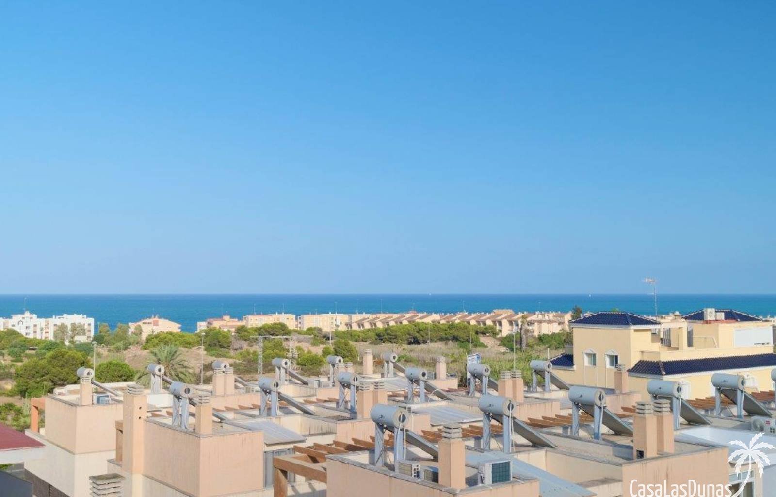 Wunderschönes Neubauprojekt mit 8 Doppelhaushälften. Die Villen sind auf einem großzügigen Grundstück gebaut. Alle Villen verfügen über 4 Schlafzimme