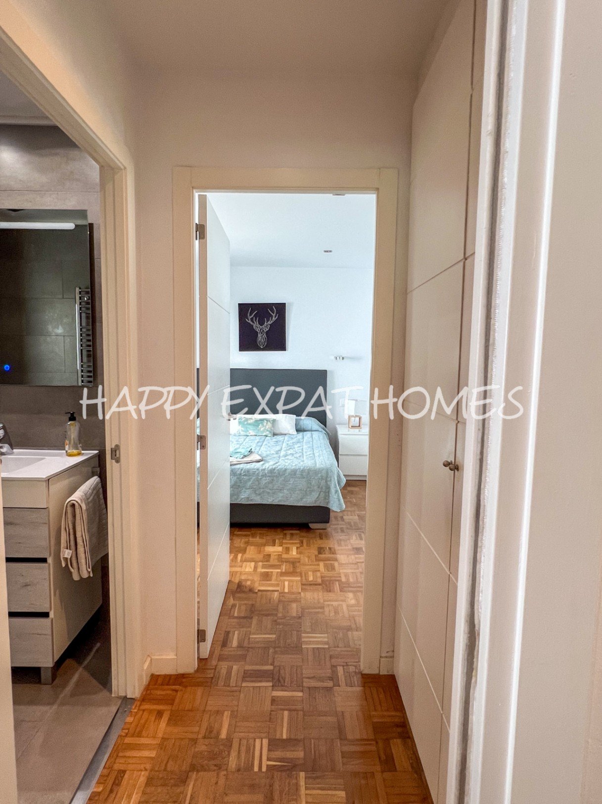 Diese Ein-Zimmer-Wohnung befindet sich an einem unschlagbaren Standort: die Straße Sant Muç ist berühmt dafür, eine exklusive Oase des Friedens in zwe