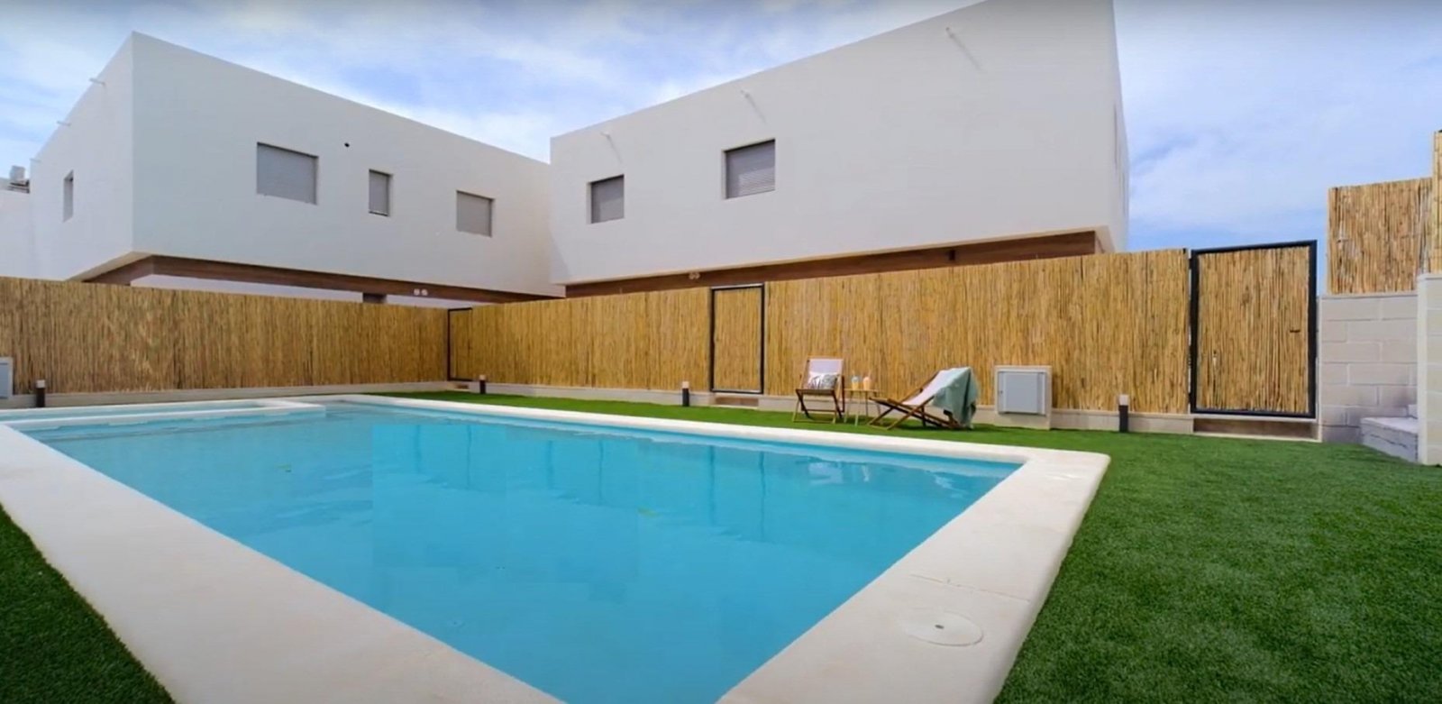 Exklusive Neubau-Wohnanlage in Orihuela Costa
Privilegierte Lage im Herzen der Costa Blanca
Diese moderne, geschlossene Wohnanlage befin