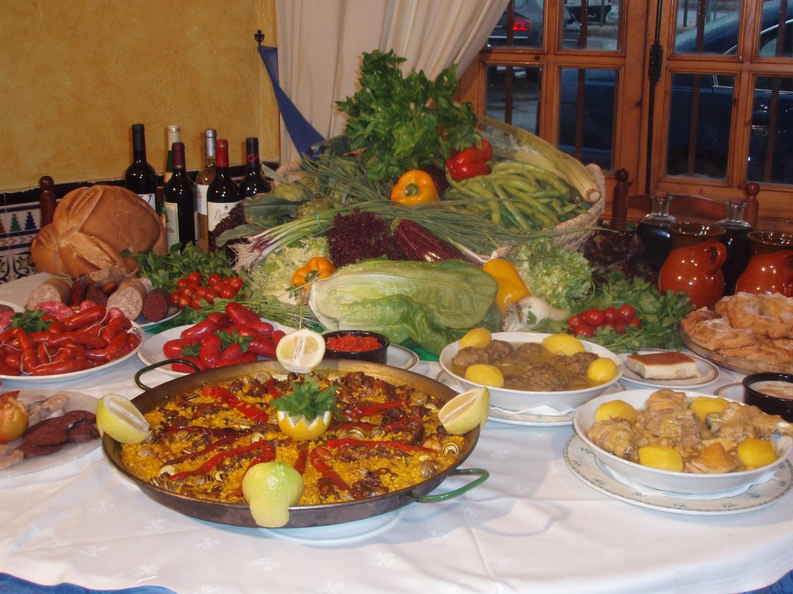 
												Moderne Stadthäuser in Dolores mit Gemeinschaftspool -- Nutzen Sie das Sonderangebot bis zum 31. August, das ein Möbelpaket, eine voll au