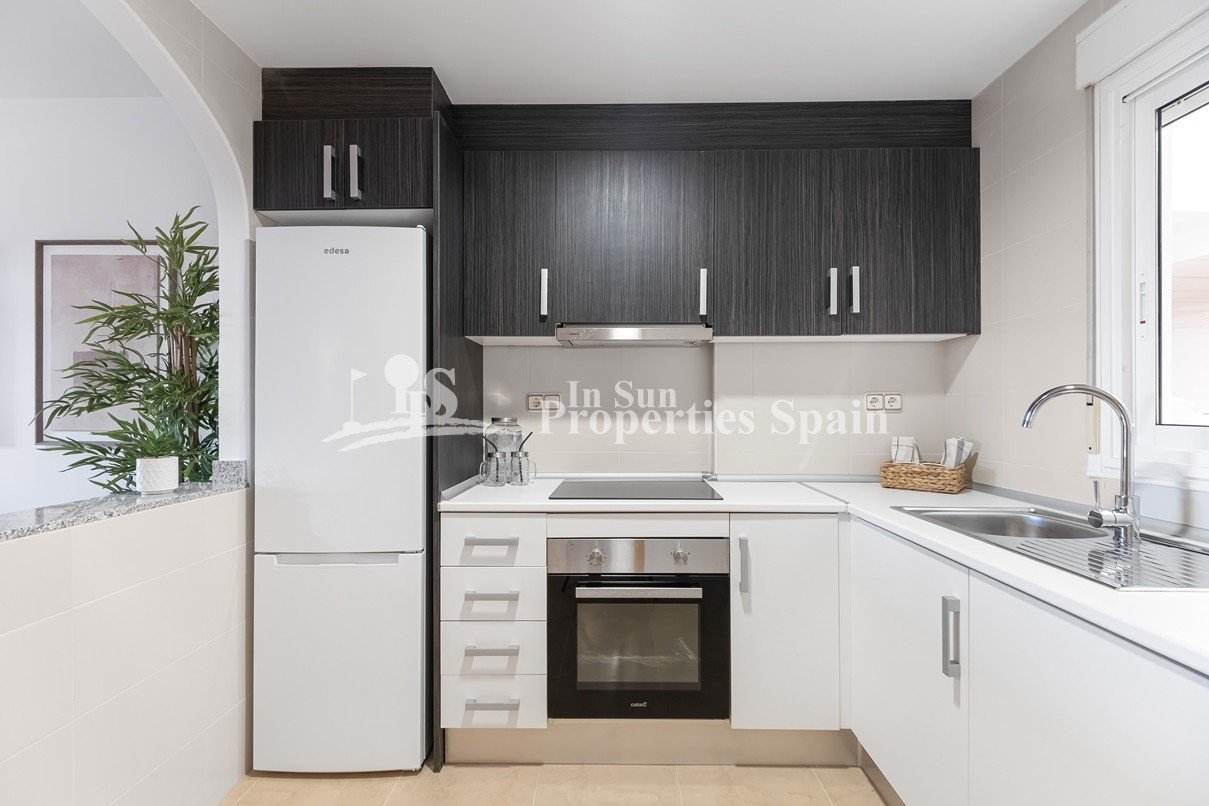 
												Renovierter Wohnkomplex in Lomas de Cabo Roig – nur 2 km vom Strand entfernt!

Wunderbare Gelegenheit, eine renovierte Wohnung in Lomas d