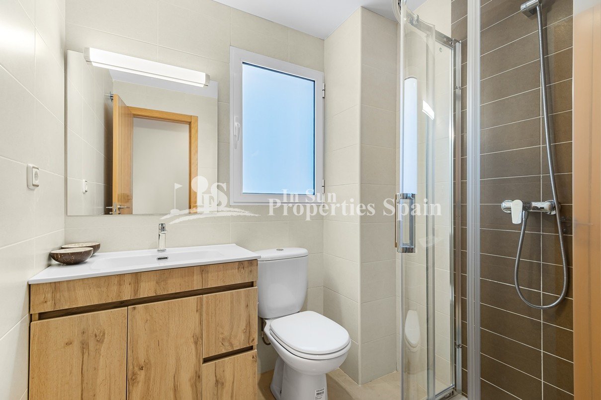 
												Renovierter Wohnkomplex in Lomas de Cabo Roig – nur 2 km vom Strand entfernt!

Wunderbare Gelegenheit, eine renovierte Wohnung in Lomas d