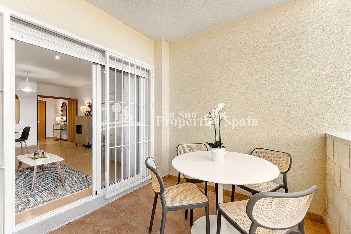 
												Renovierter Wohnkomplex in Lomas de Cabo Roig – nur 2 km vom Strand entfernt!

Wunderbare Gelegenheit, eine renovierte Wohnung in Lomas d