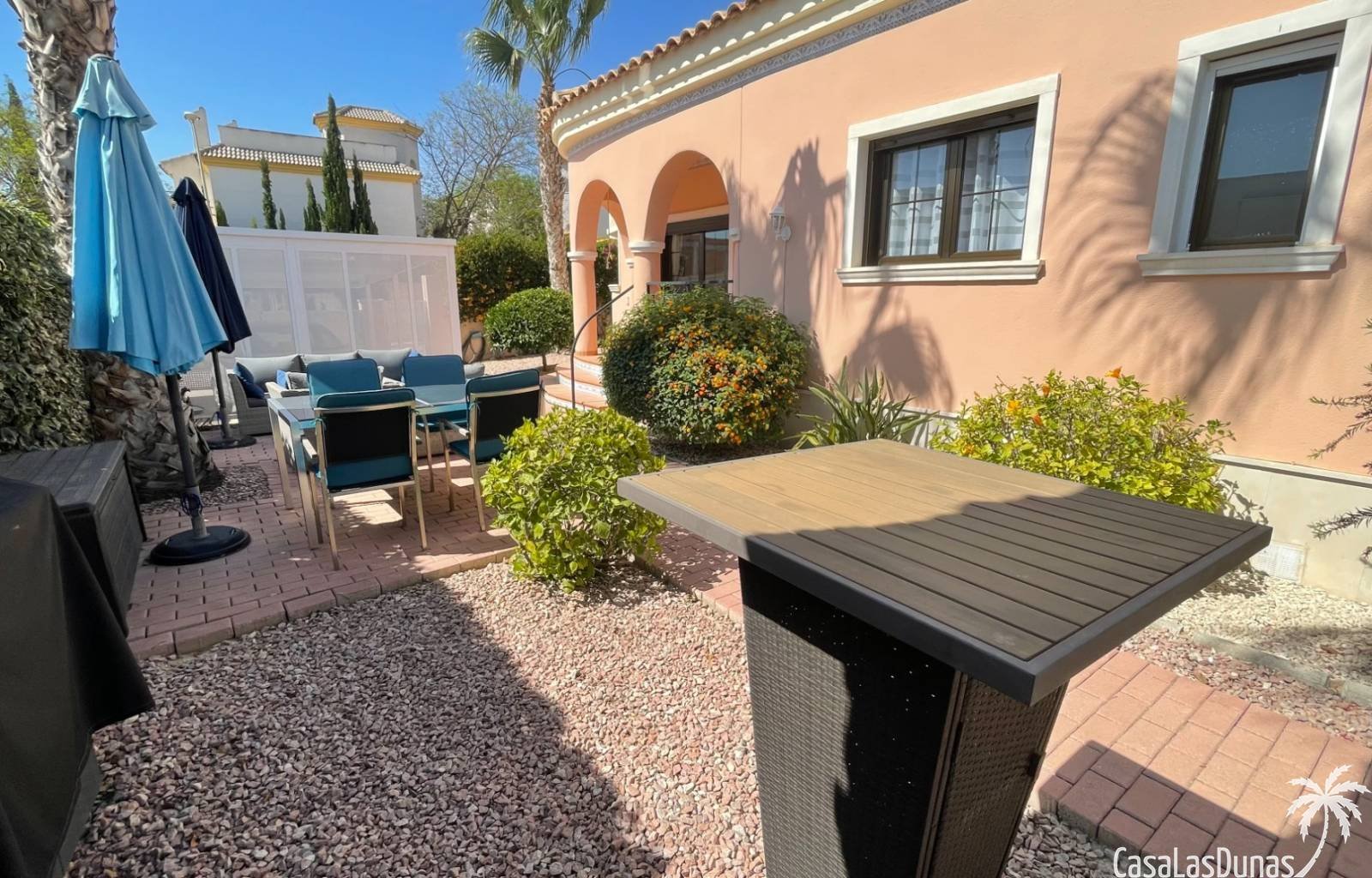 Die Villa Marina liegt in der charmanten Wohngegend La Marina in San Fulgencio und bietet eine Oase der Ruhe und des Luxus für alle, die ein einzigar