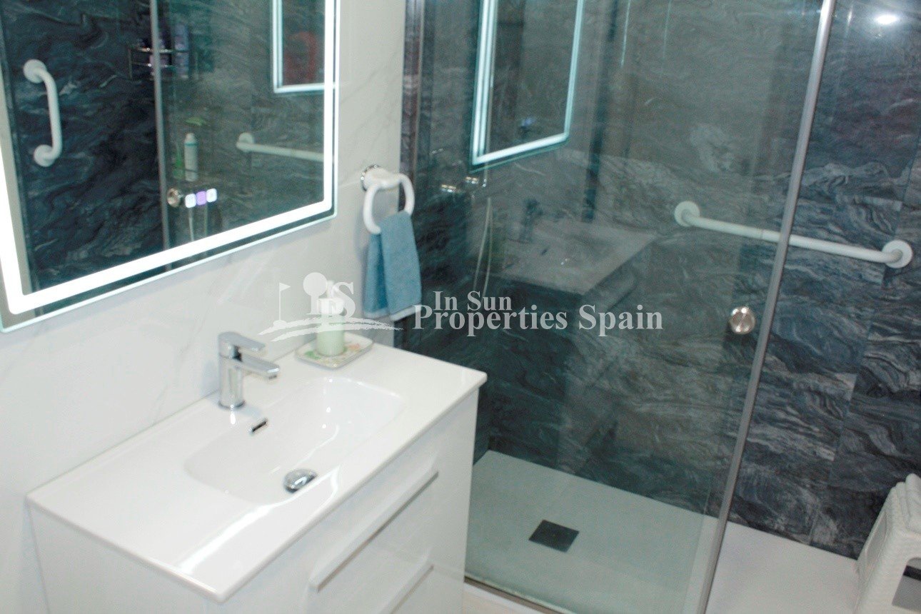 
												Wir freuen uns, zum Verkauf dieser herrlichen 100m2 Süd-West-Ausrichtung Bungalow Buhardilla in der sehr begehrten Urbanisation von Pau-8