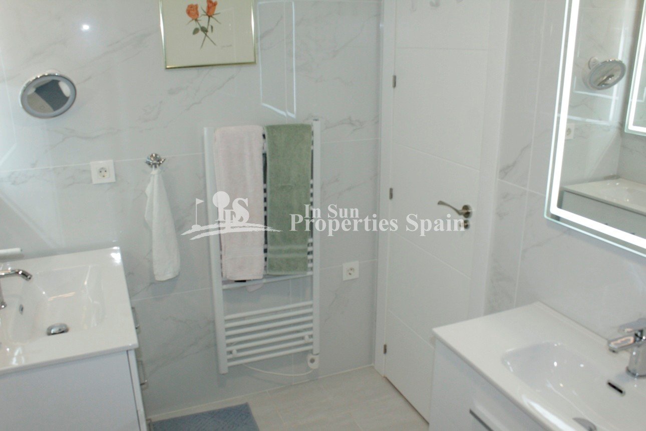 
												Wir freuen uns, zum Verkauf dieser herrlichen 100m2 Süd-West-Ausrichtung Bungalow Buhardilla in der sehr begehrten Urbanisation von Pau-8