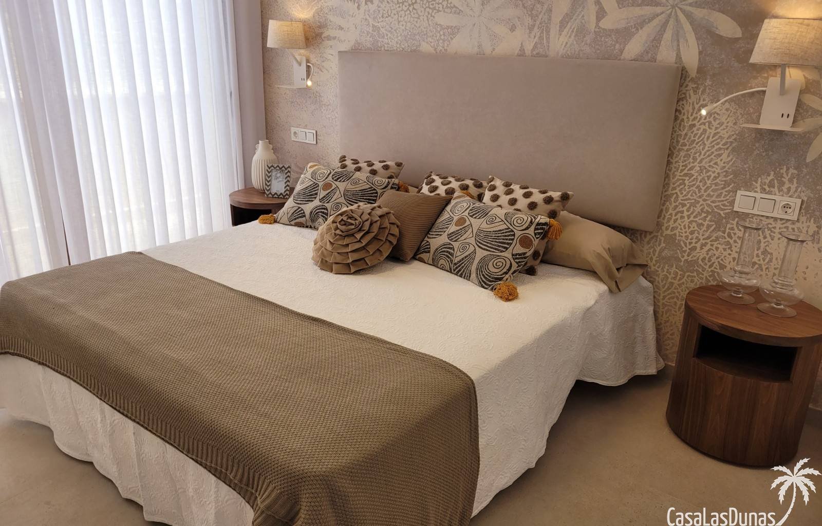 In dieser wunderschönen Villa am Strand atmen Sie das Meer, die Wärme, aber vor allem die Fantasie und Ruhe. Es ist nur 200 Meter (!) von einem wunde