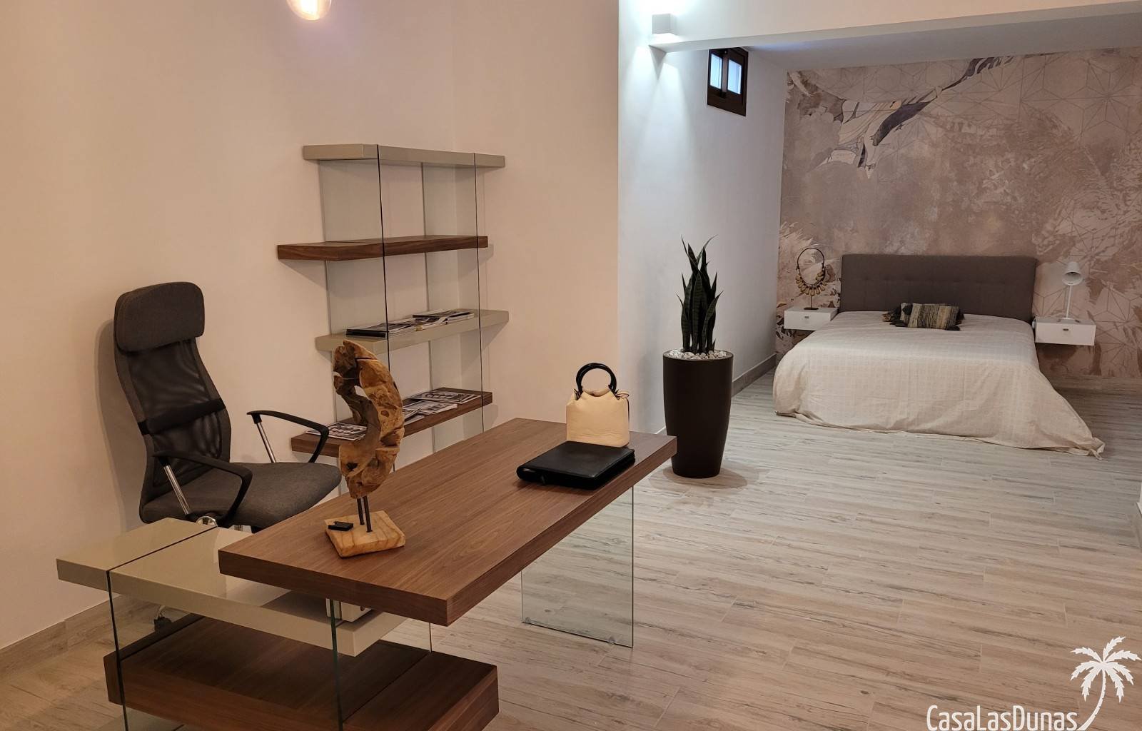 In dieser wunderschönen Villa am Strand atmen Sie das Meer, die Wärme, aber vor allem die Fantasie und Ruhe. Es ist nur 200 Meter (!) von einem wunde