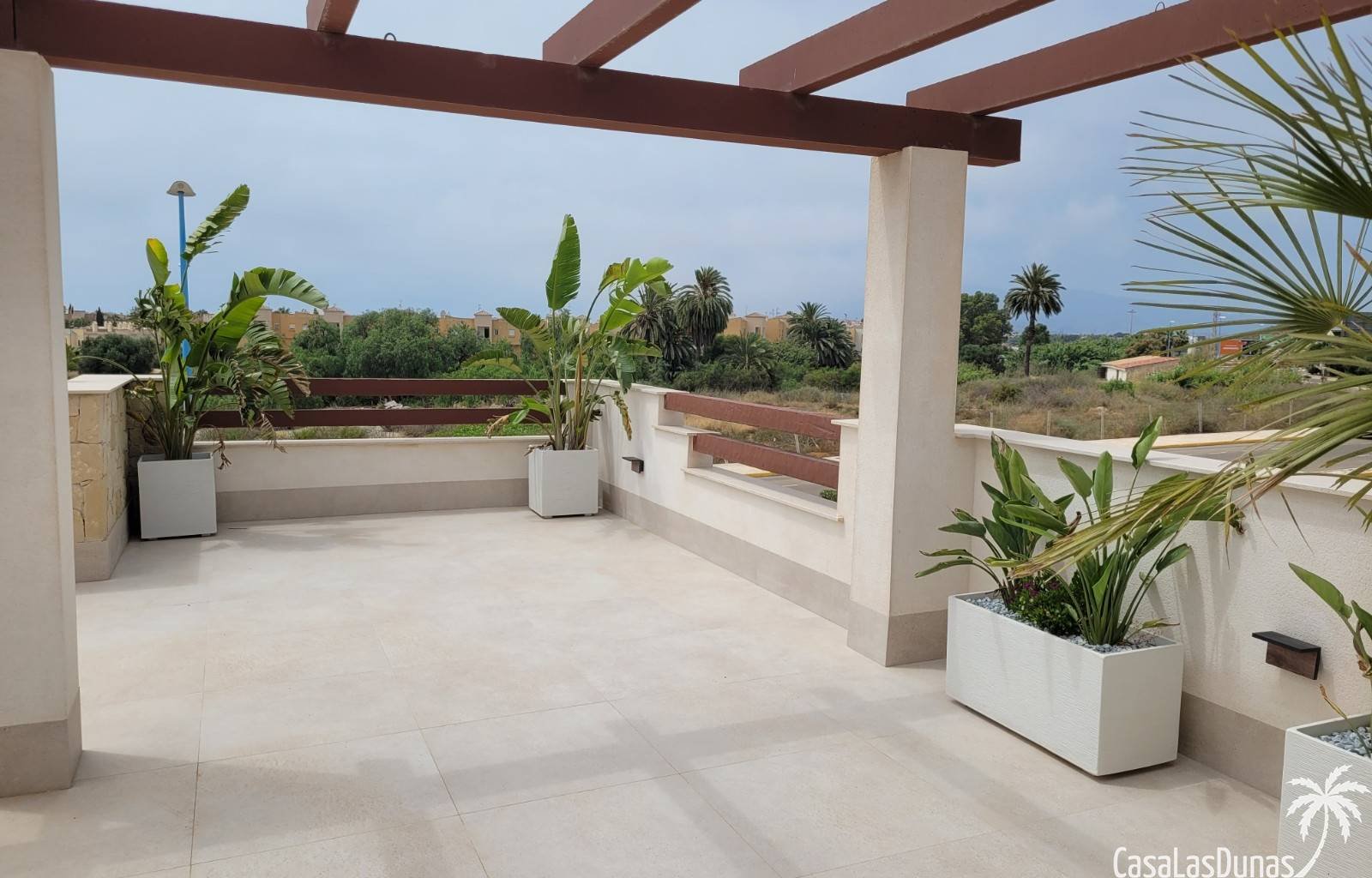 In dieser wunderschönen Villa am Strand atmen Sie das Meer, die Wärme, aber vor allem die Fantasie und Ruhe. Es ist nur 200 Meter (!) von einem wunde