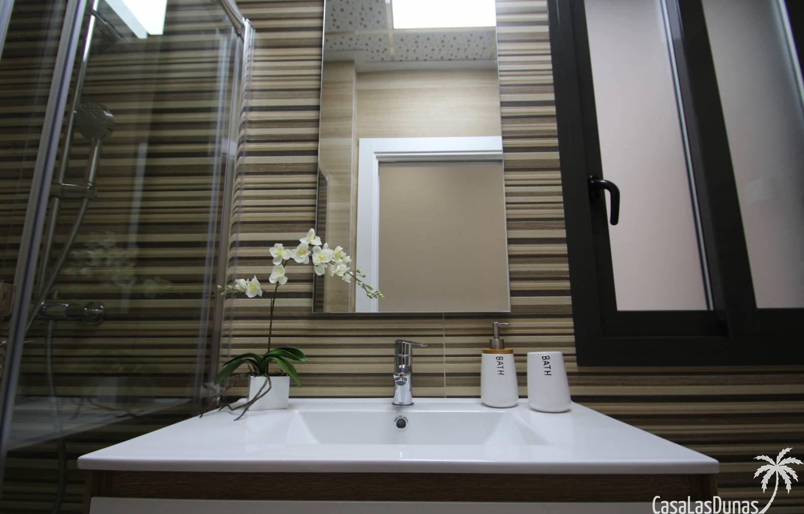 Einmalige Gelegenheit, nur 600 Meter vom Strand und dem Zentrum entfernt: Penthouse mit 1 Schlafzimmer. Wird es Ihr eigenes Luxus-Loft sein? Ideal fü