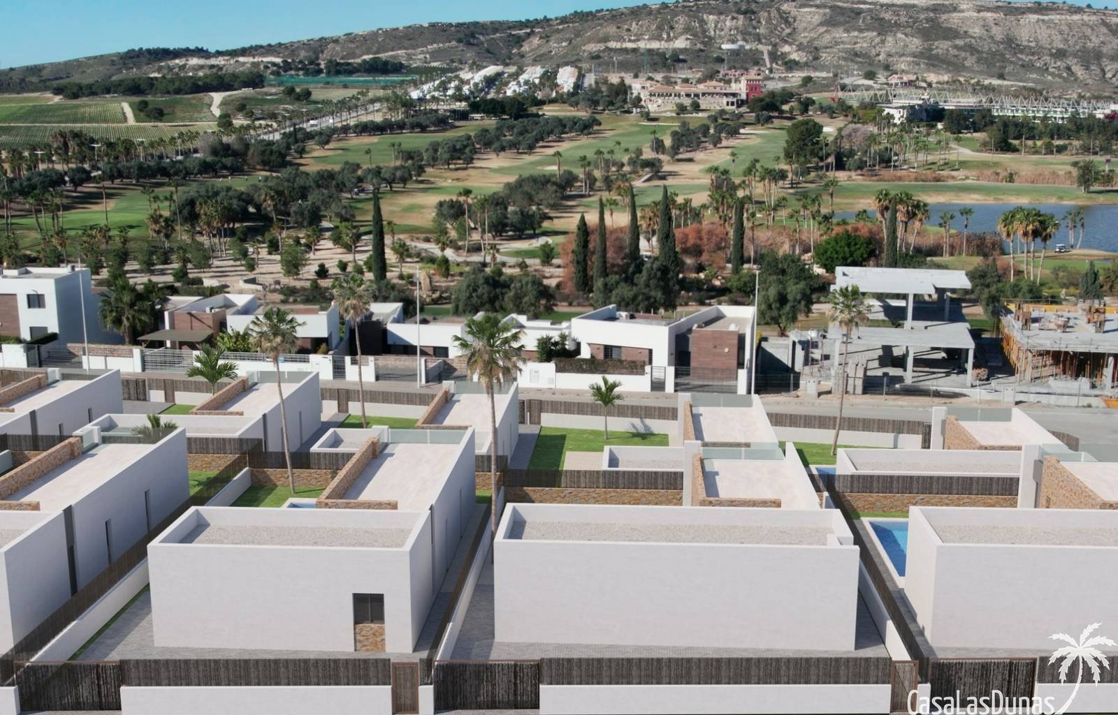 Dieses Projekt befindet sich im La Finca Golf Resort, das zur Stadt Algorfa südlich von Alicante gehört. Eine erholsame und gesunde Landschaft inmitt