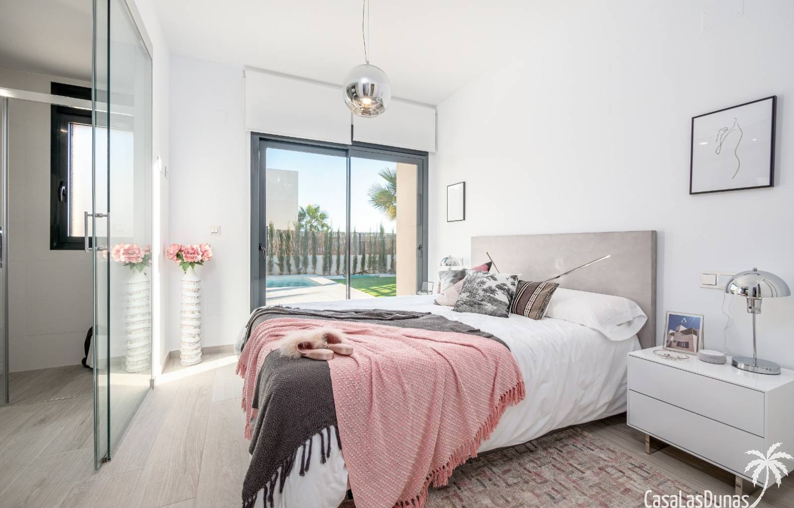 Dieses Projekt befindet sich im La Finca Golf Resort, das zur Stadt Algorfa südlich von Alicante gehört. Eine erholsame und gesunde Landschaft inmitt