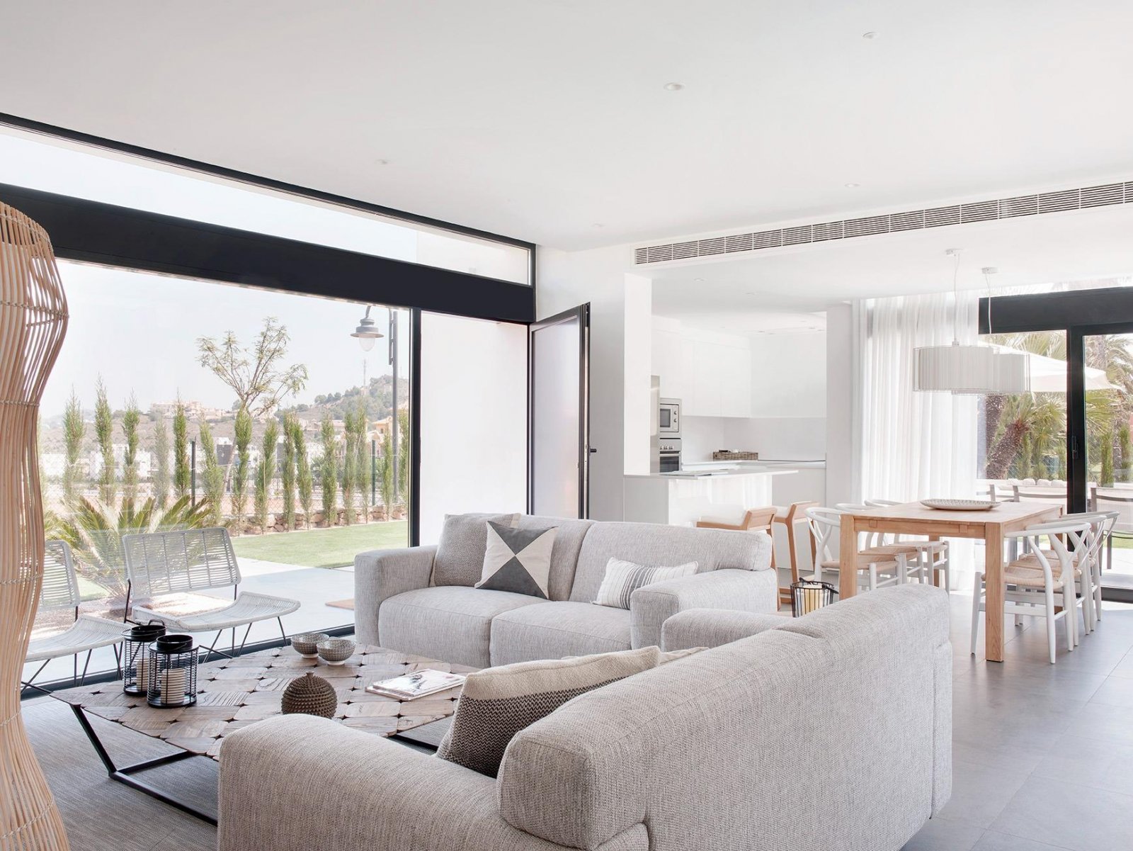 
												Neubau-Villen zum Verkauf im La Manga Club - Luxus-Wohnen in einem prestigeträchtigen Resort

Moderne, geräumige Villen in zentraler Lage