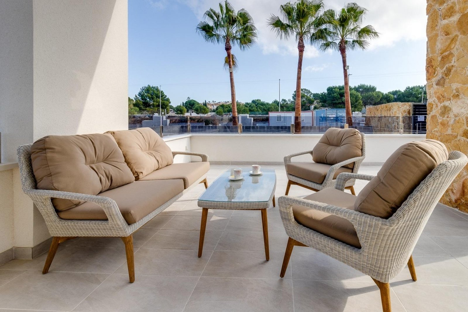 Exklusives mediterranes Wohnen in Lo Marabú, Ciudad Quesada
Erstklassige Lage mit Natur und Bequemlichkeit
Entdecken Sie den Charme des