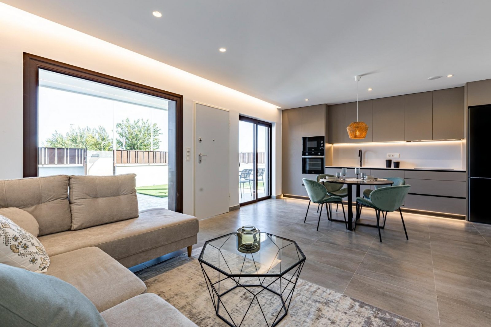 NEUBAU EINER WOHNANLAGE MIT BUNGALOWWOHNUNGEN IN PILAR DE LA HORADADA
Neubau einer exklusiven Wohnanlage mit 22 hochwertigen Bungalowwoh