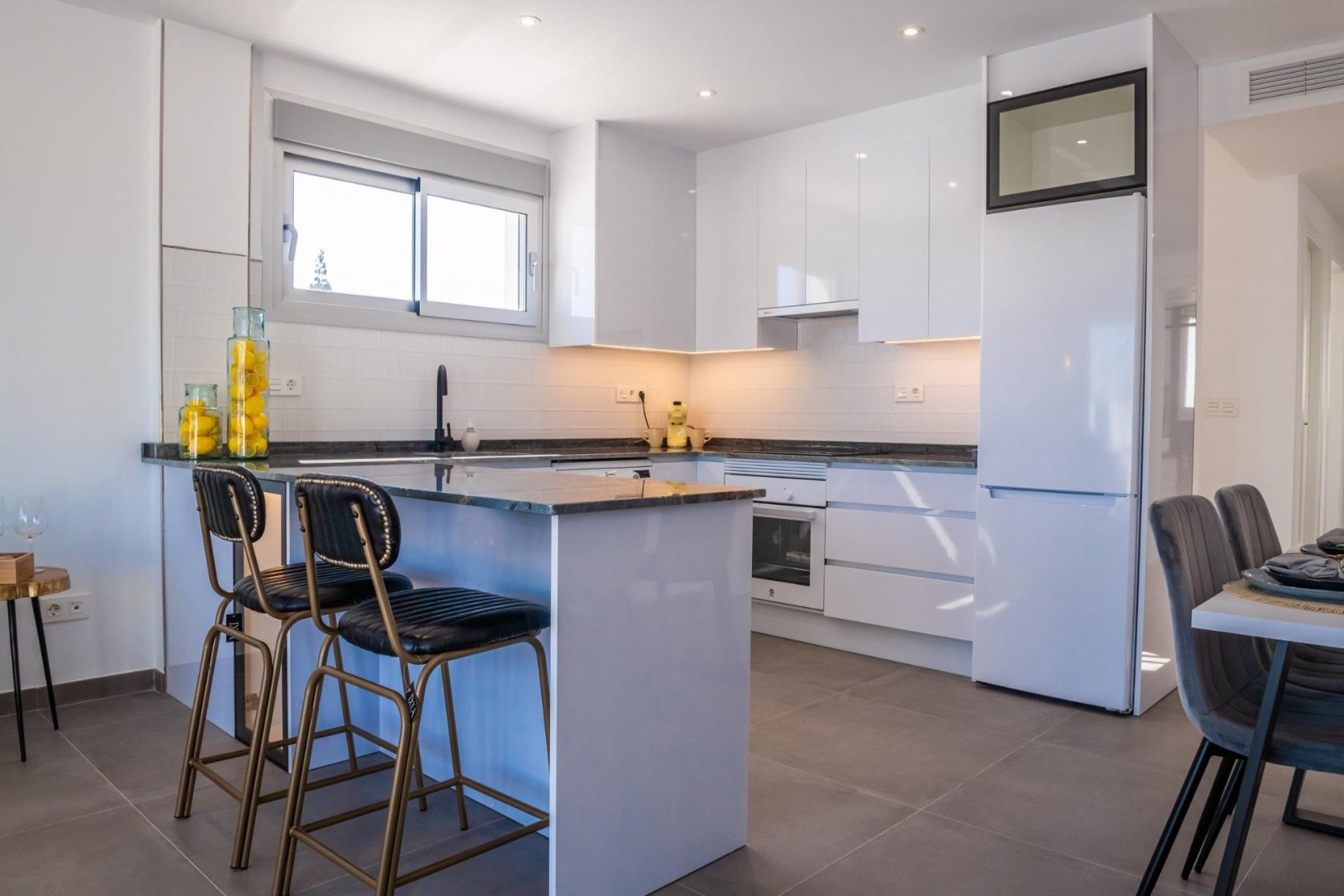 NEU GEBAUTE VILLEN IN LOS ALCAZARES - weniger als 1 km zum Strand!
Neubau Villen in Los Alcazares.
Schöne Villen haben 3 Schlafzimmer u