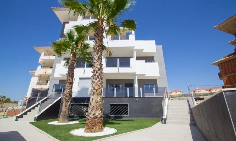 Orihuela Costa: 
												Herrliche Wohnung zwischen Meer und Golf!

 Gemütliche Wohnung mit 2 Schlafzimmern und 2 Bädern 

 Die Residenz befindet sich in einer ru 