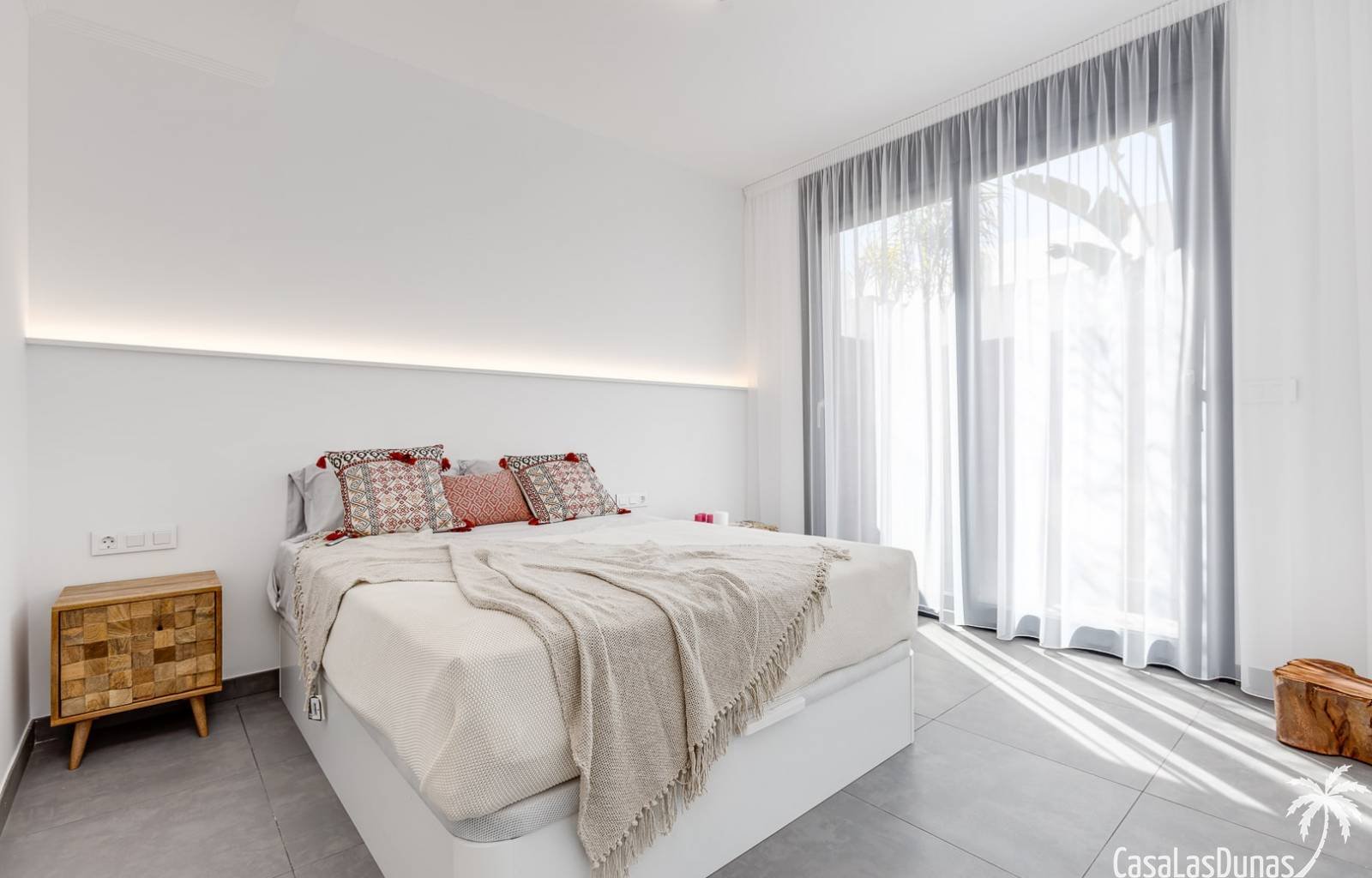 Im besten Teil der Stadt Torrevieja; In La Mata gibt es zwei Luxusvillen mit 4 Schlafzimmern und 3 Bädern. Natürlich ausgestattet mit einem privaten