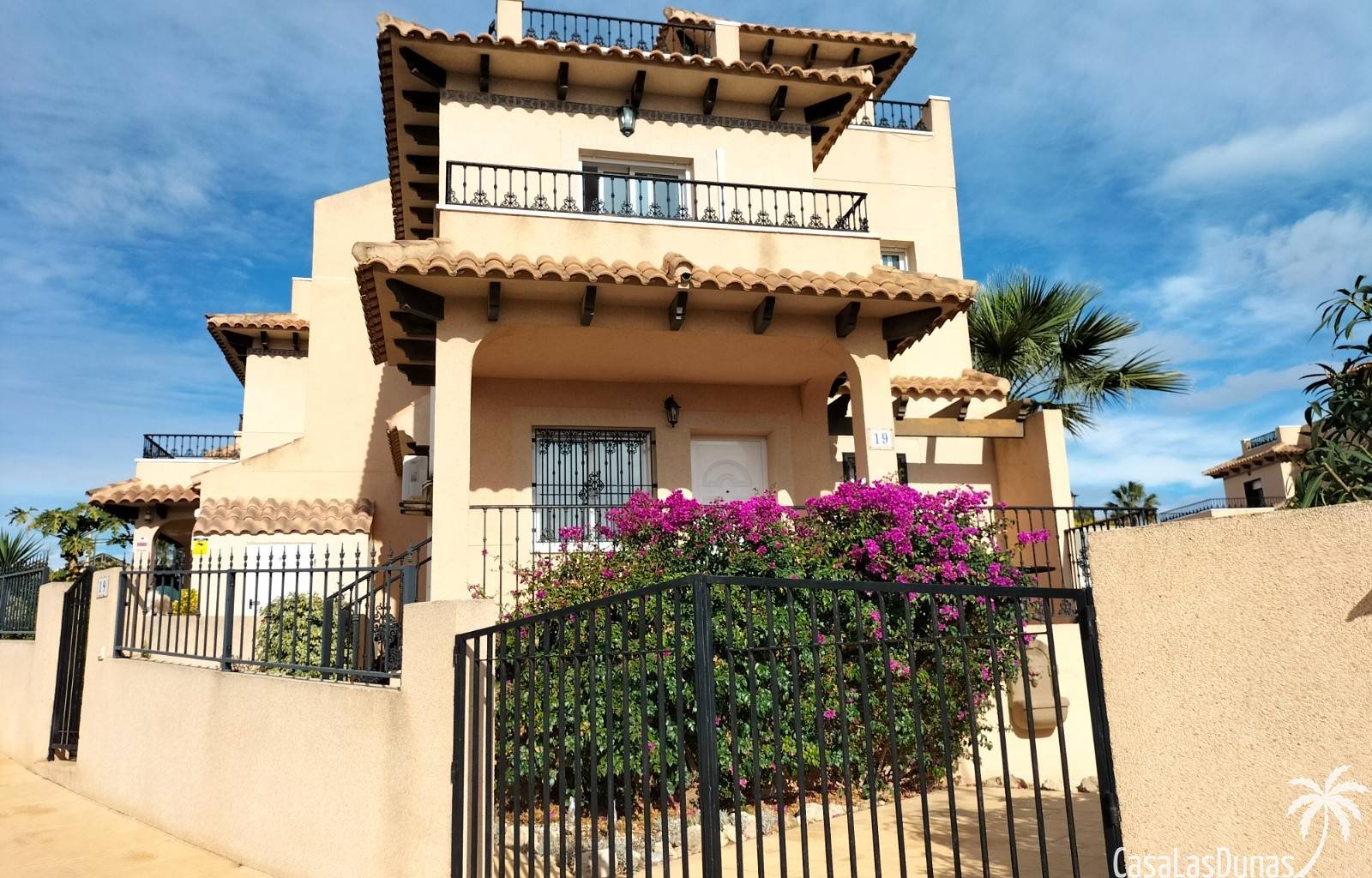 San Miguel de Salinas:  Casa Nueces bietet Ihnen ein unvergessliches Urlaubserlebnis, das Komfort und Stil vereint. Dieses moderne Ferienhaus ist perfekt auf Ihre Bedürfniss  San Miguel de Salinas:  Casa Nueces bietet Ihnen ein unvergessliches Urlaubserlebnis, das Komfort und Stil vereint. Dieses moderne Ferienhaus ist perfekt auf Ihre Bedürfniss