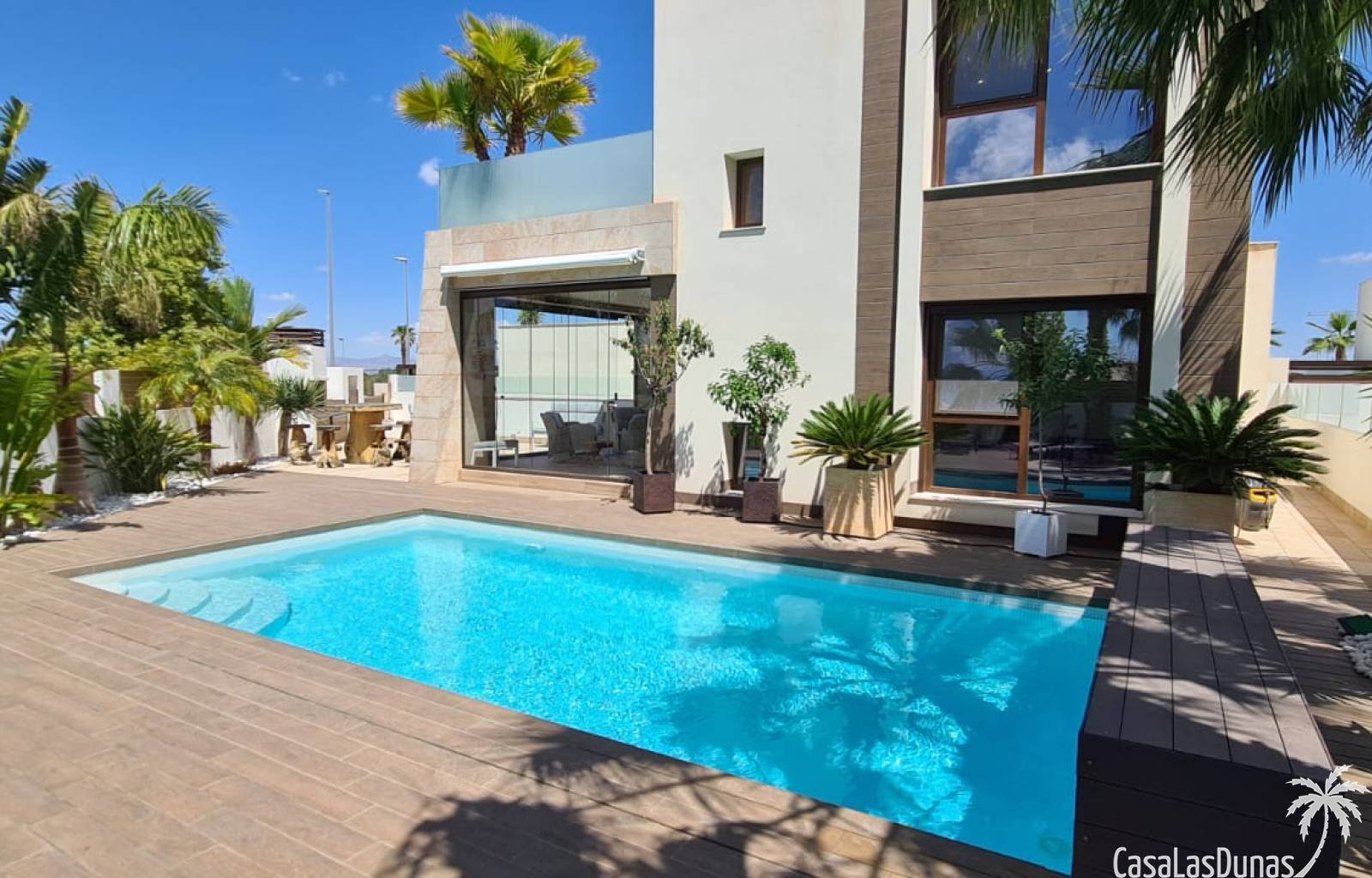 !!Modernes neues Haus zum Weiterverkauf!! Der Vorteil hierbei ist, dass Sie ein relativ neues Haus kaufen, das bereits schlüsselfertig ist und das Si