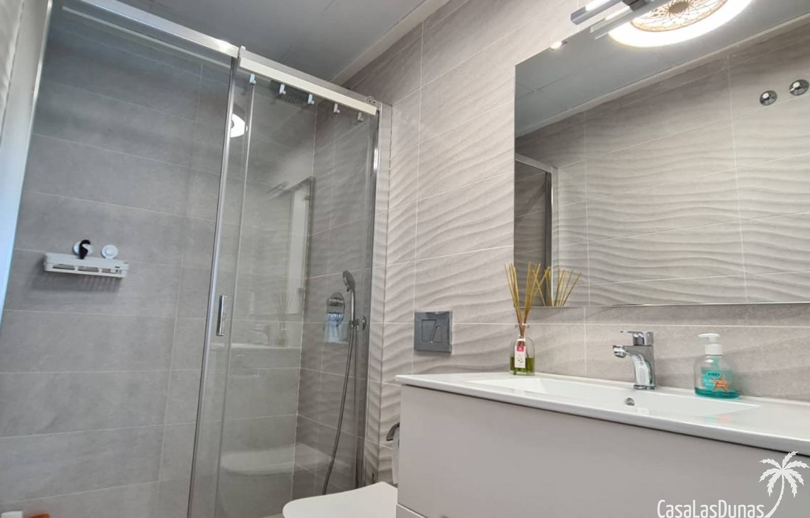 !!Modernes neues Haus zum Weiterverkauf!! Der Vorteil hierbei ist, dass Sie ein relativ neues Haus kaufen, das bereits schlüsselfertig ist und das Si