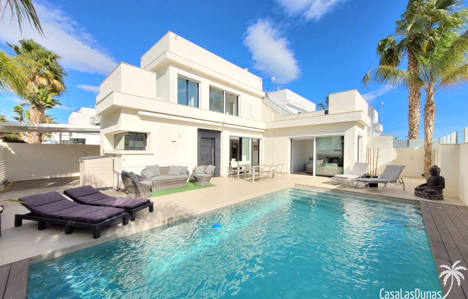 Für einen unbeschwerten Urlaub sind Sie hier genau richtig. In Ciudad Quesada finden Sie Casa Spruit. Diese moderne freistehende Villa ist mit allen