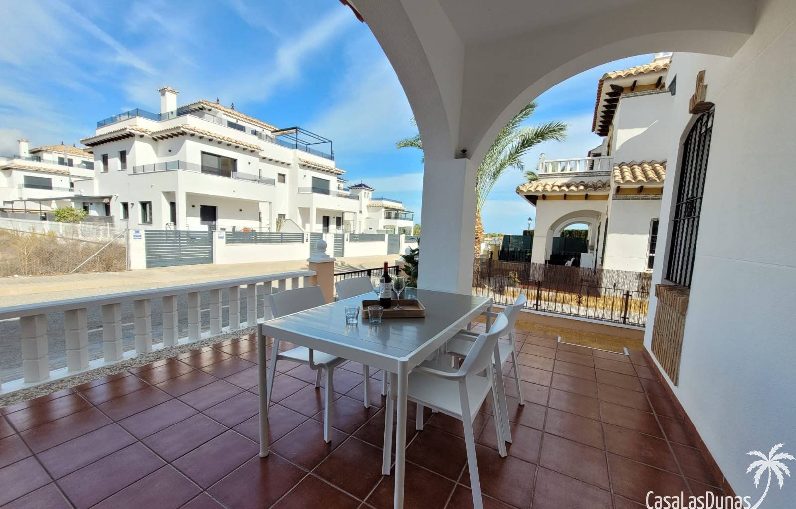 Zu vermieten: Wunderschönes Ferienhaus Casa Mare nur 400 Meter vom Strand entfernt
 Willkommen im Casa Mare – Ihrem Traumhaus in La Marina, El Pinet!