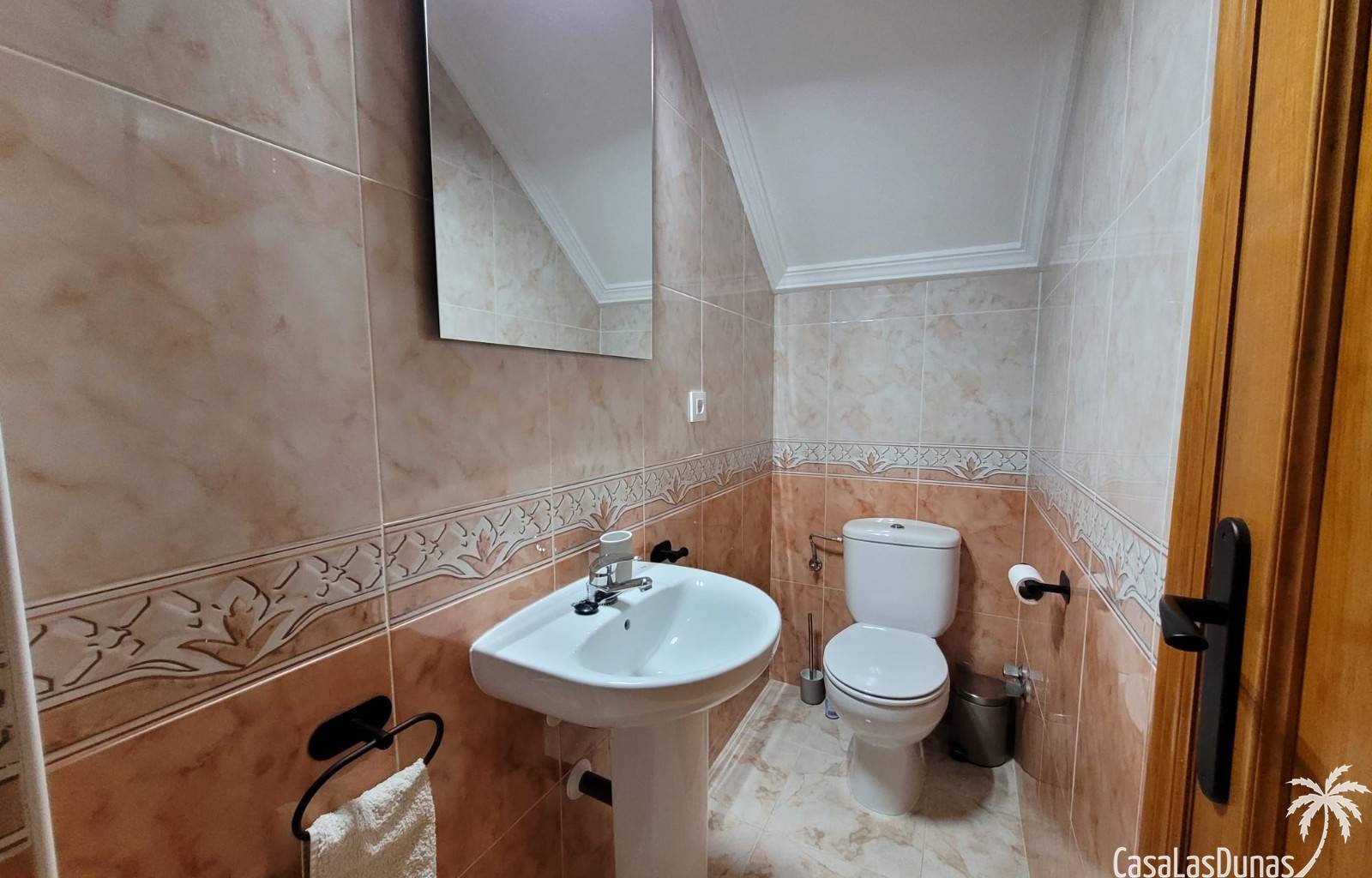 Zu vermieten: Wunderschönes Ferienhaus Casa Mare nur 400 Meter vom Strand entfernt
 Willkommen im Casa Mare – Ihrem Traumhaus in La Marina, El Pinet!