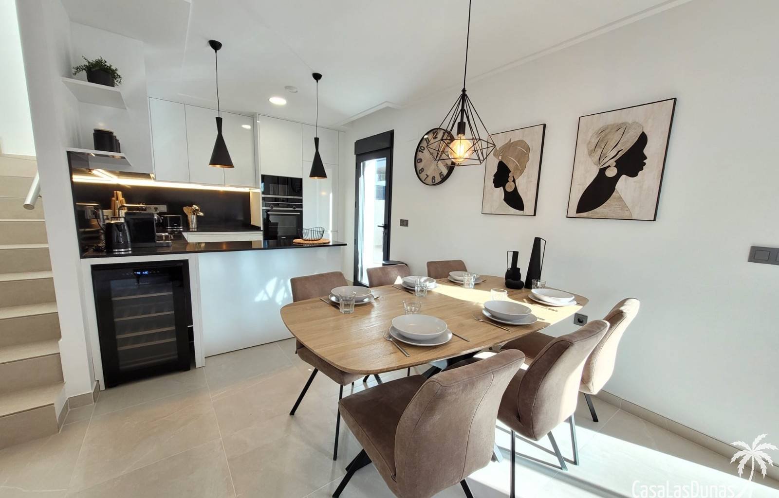 Casa Tortuga ist das ideale Ziel für einen unbeschwerten Urlaub in der sonnigen Stadt Ciudad Quesada, Rojales. Diese moderne und geschmackvoll einger