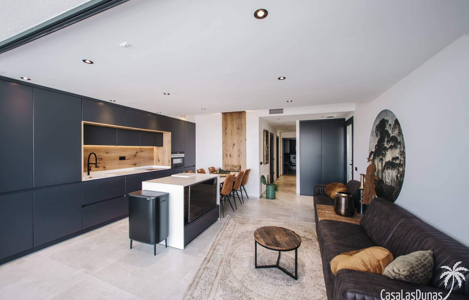 Sie suchen ein großes Haus mit privatem Pool, möchten aber in einer geschlossenen Wohnanlage wohnen? Suchen Sie also nicht weiter: Dieses Projekt ist