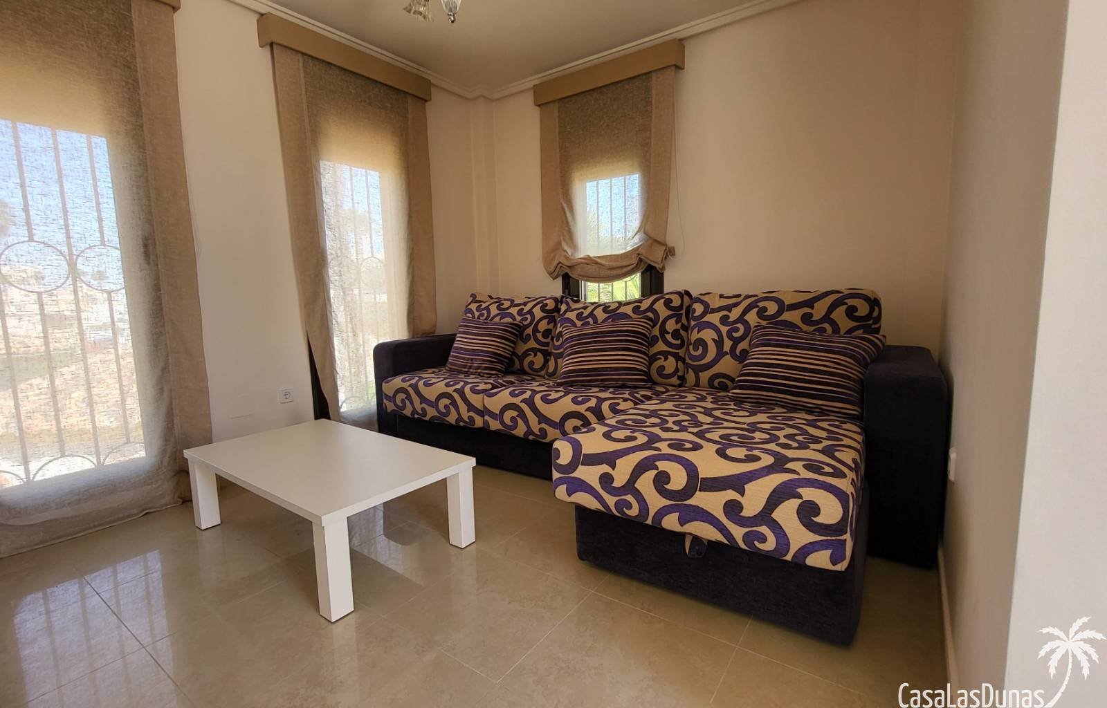 Wir sind stolz, Ihnen diese prächtige, perfekt gepflegte traditionelle spanische Villa anbieten zu können, die in einer prestigeträchtigen Gegend der