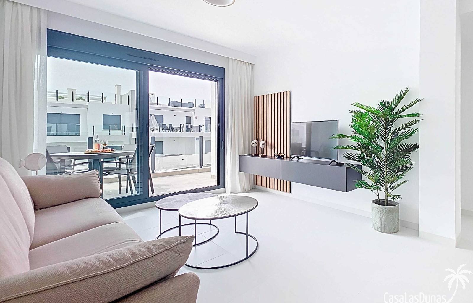  Wir sind stolz, Ihnen dieses prächtige und elegante Anwesen im malerischen Dorf San Miguel de Salinas im Süden der Provinz Alicante anbieten zu könne