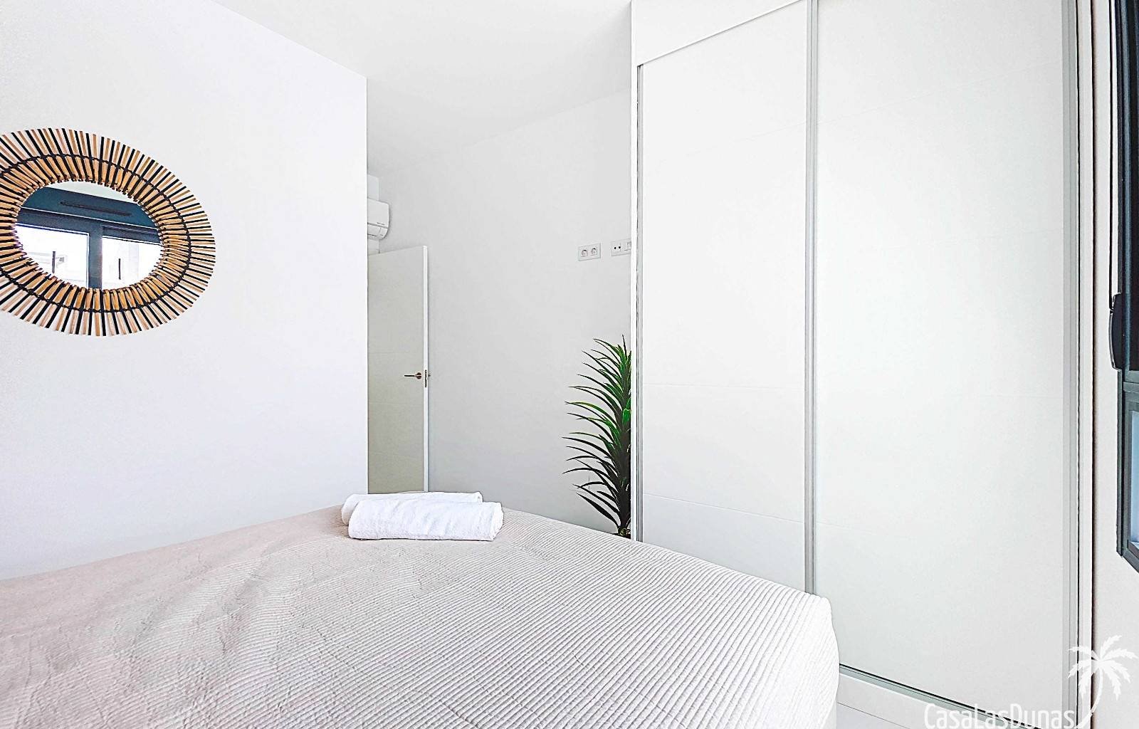  Wir sind stolz, Ihnen dieses prächtige und elegante Anwesen im malerischen Dorf San Miguel de Salinas im Süden der Provinz Alicante anbieten zu könne