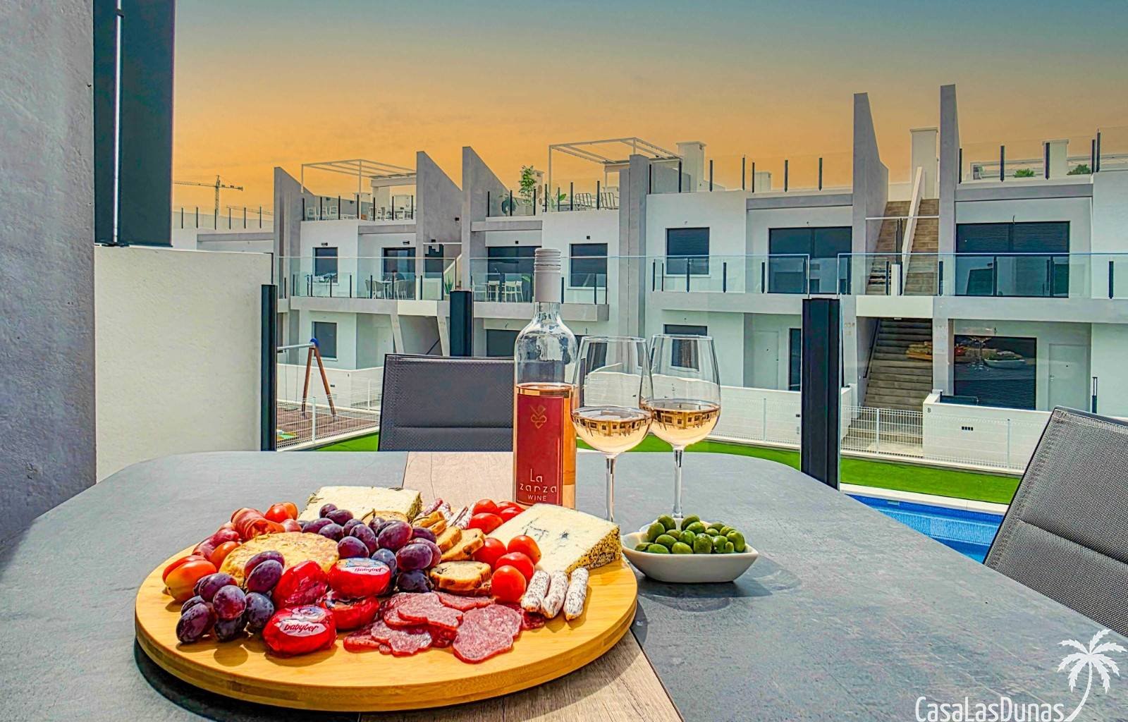  Wir sind stolz, Ihnen dieses prächtige und elegante Anwesen im malerischen Dorf San Miguel de Salinas im Süden der Provinz Alicante anbieten zu könne