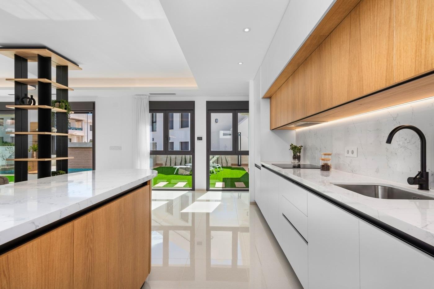 Moderne mediterrane Villa in Ciudad Quesada, Costa Blanca
Zeitgenössisches Design und mediterraner Charme
Entdecken Sie diese atemberaub