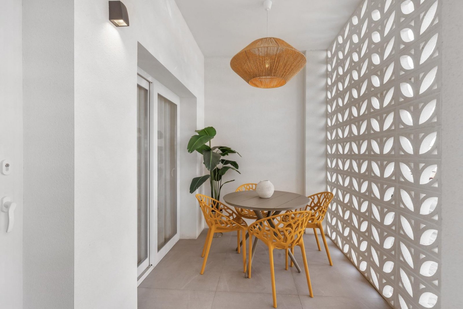 Moderne Neubauwohnungen nur 150 m vom Meer entfernt in Torrevieja
Exklusive Boutique-Wohnanlage am Strand
Diese neue Wohnanlage umfasst