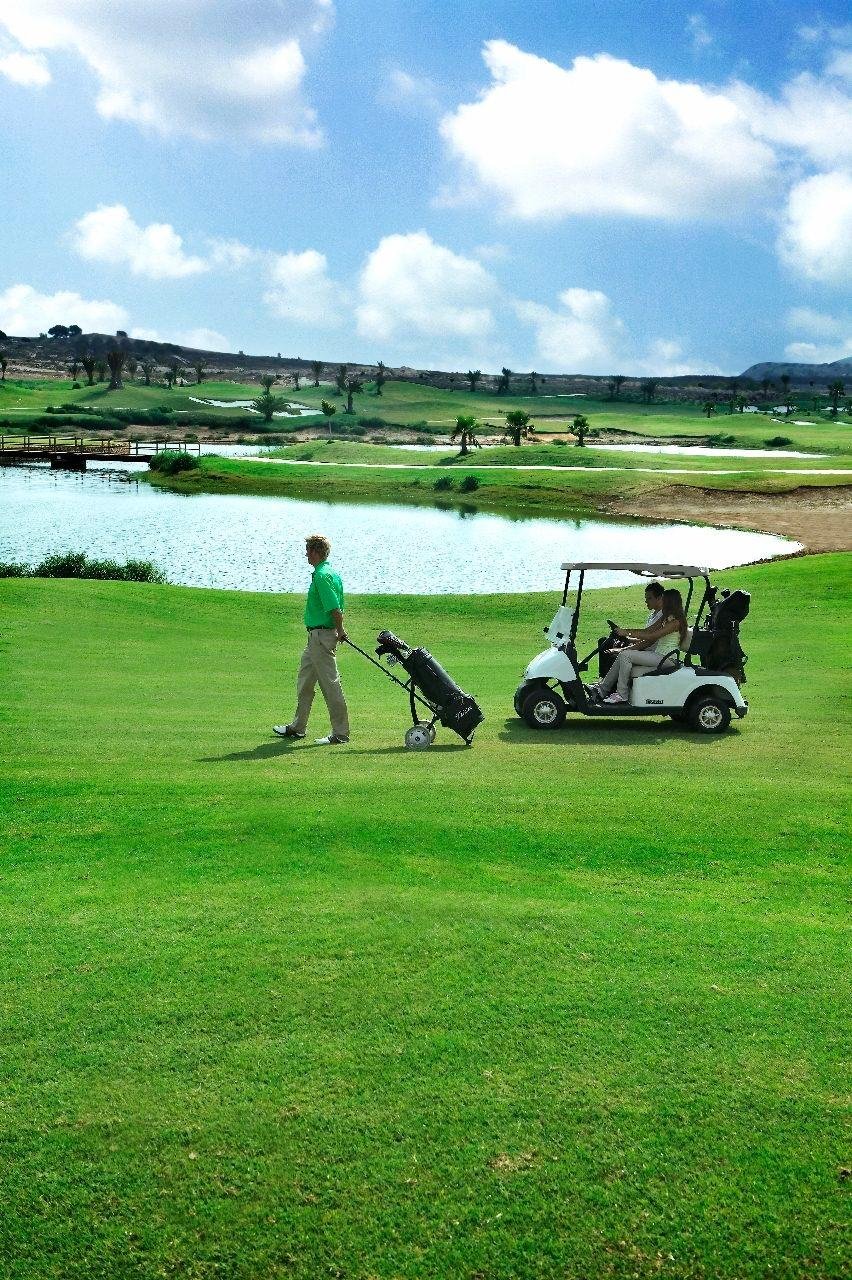 Neubau-Villen im Vistabella Golf Resort – Orihuela
Erleben Sie modernes mediterranes Wohnen im Herzen der Costa Blanca mit diesen atembe