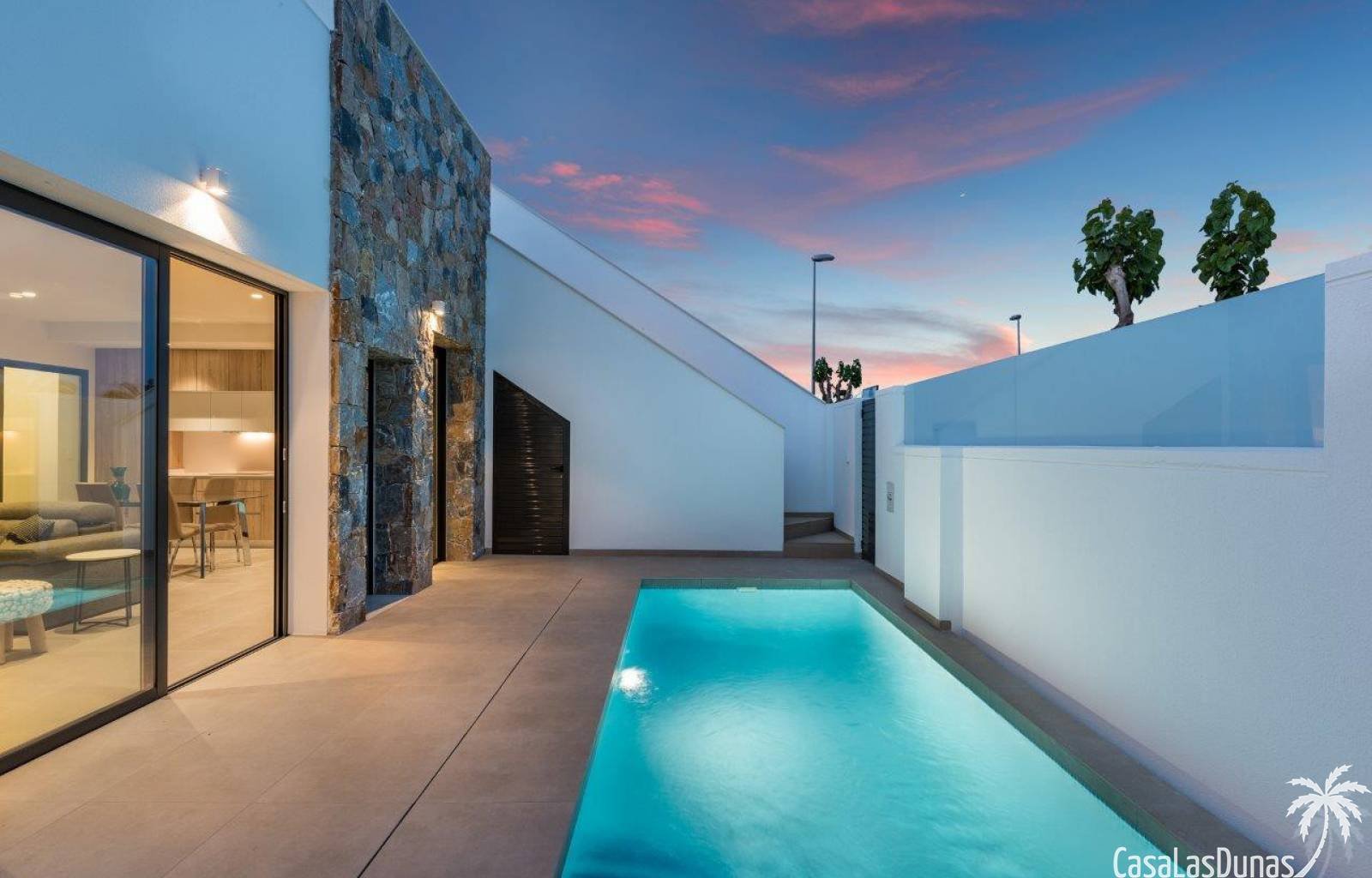 Dieses moderne und erfolgreiche Projekt wird bereits phasenweise auf verschiedenen Grundstücken in der Stadt Pilar de la Horadada, sechs Kilometer vo