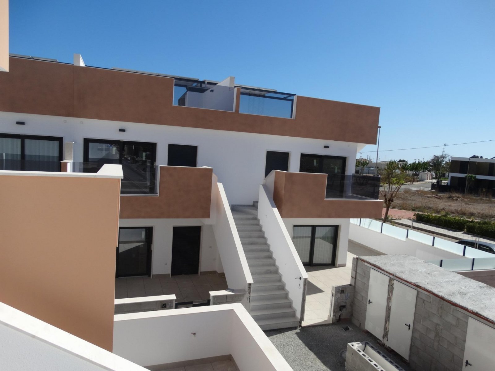 Neubau-Bungalows mit Solarium oder Garten in Pilar de la Horadada
Moderne Wohnanlage an der Costa Blanca Süd
In der charmanten Gemeinde