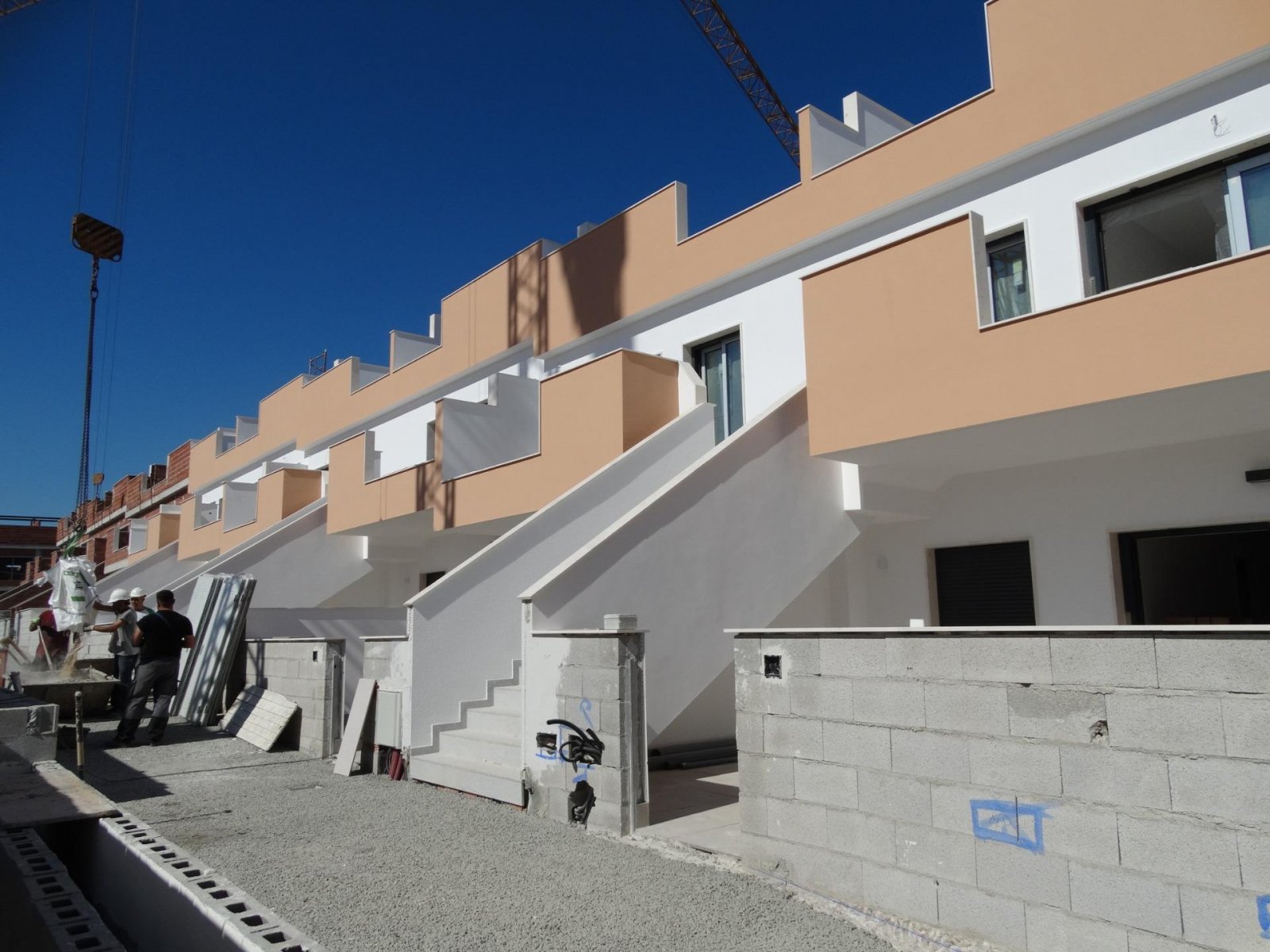 Neubau-Bungalows mit Solarium oder Garten in Pilar de la Horadada
Moderne Wohnanlage an der Costa Blanca Süd
In der charmanten Gemeinde