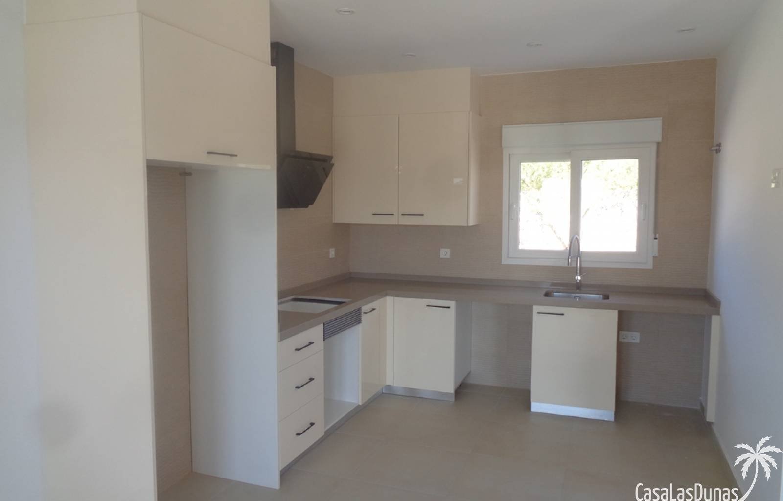 Bauen Sie Ihre eigene Traumvilla in Pinoso ! Es besteht die Möglichkeit, zwischen einem traditionellen Baustil und einem modernen Stil zu wählen. Das