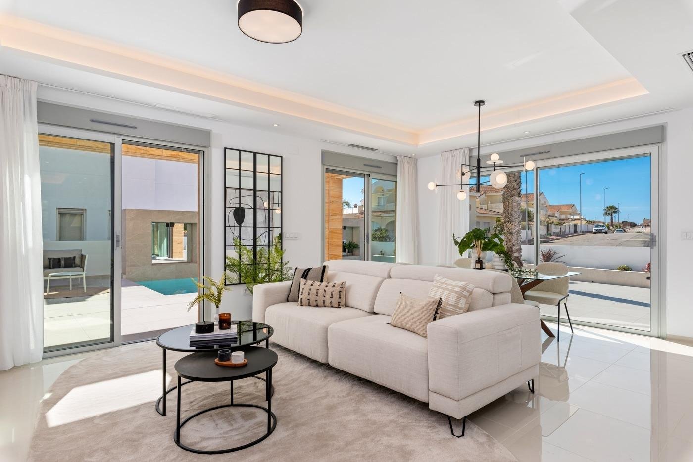 Moderne Luxusvilla mit freiem Blick in Ciudad Quesada, Costa Blanca
Zeitgenössisches Design mit mediterranem Flair
Entdecken Sie diese e