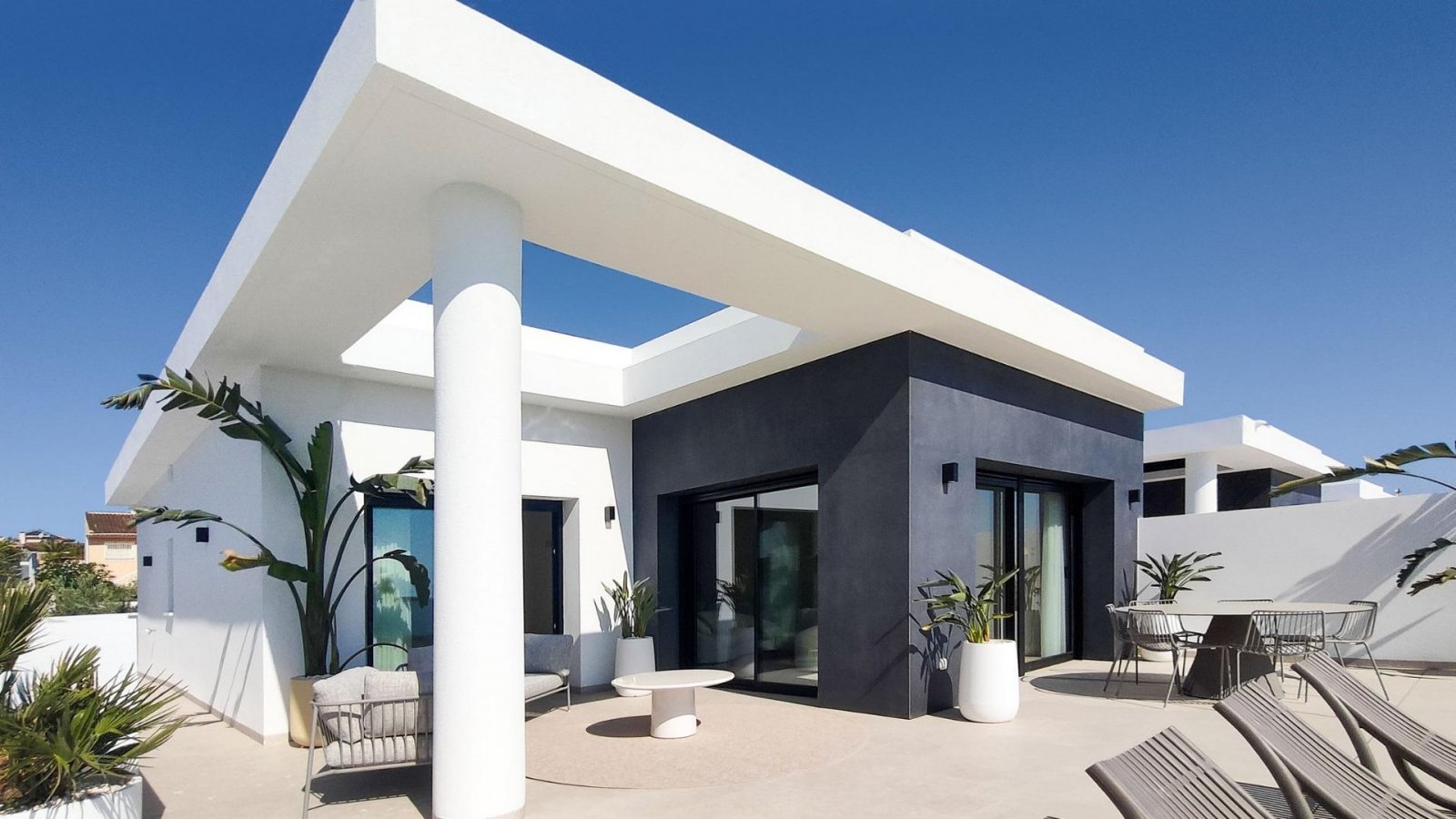 Moderne Luxusvilla mit Bergblick in Ciudad Quesada, Costa Blanca
Zeitgenössisches Design und außergewöhnlicher Komfort
Entdecken Sie die