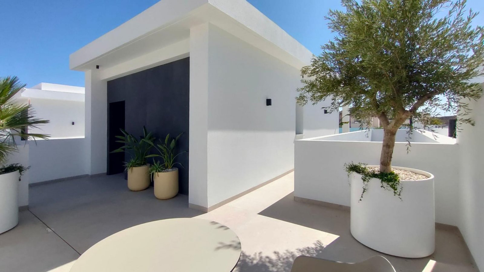 Moderne Luxusvilla mit Bergblick in Ciudad Quesada, Costa Blanca
Zeitgenössisches Design und außergewöhnlicher Komfort
Entdecken Sie die