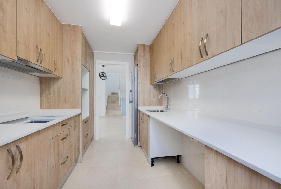 NEUBAU EINER WOHNANLAGE IN SAN FULGENCIO
Wohnanlage mit unabhängigen Villen und Doppelhaushälften in San Fulgencio.
Die Häuser bestehen