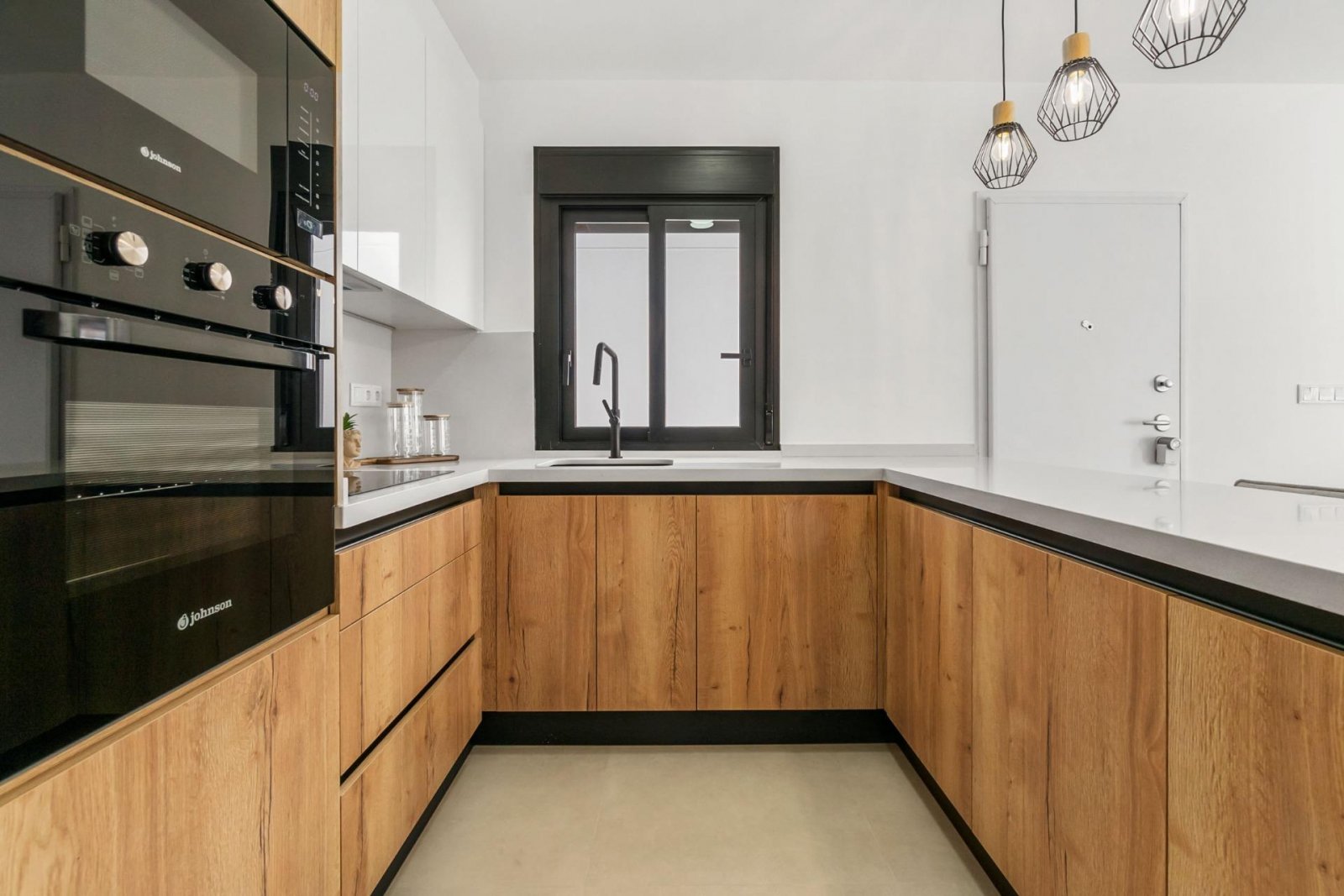 Neubau-Doppelhaushälften mit privatem Pool in San Pedro del Pinatar
Moderne Häuser in erstklassiger Lage
Diese exklusive Wohnanlage mit